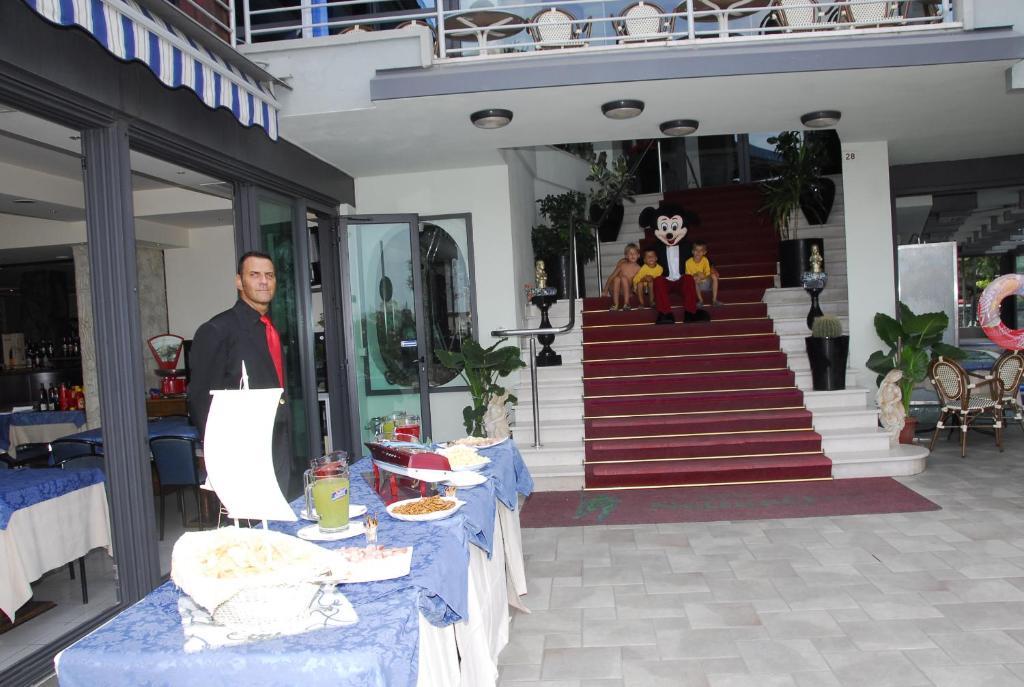 Hotel Nettuno Cattolica Exterior foto