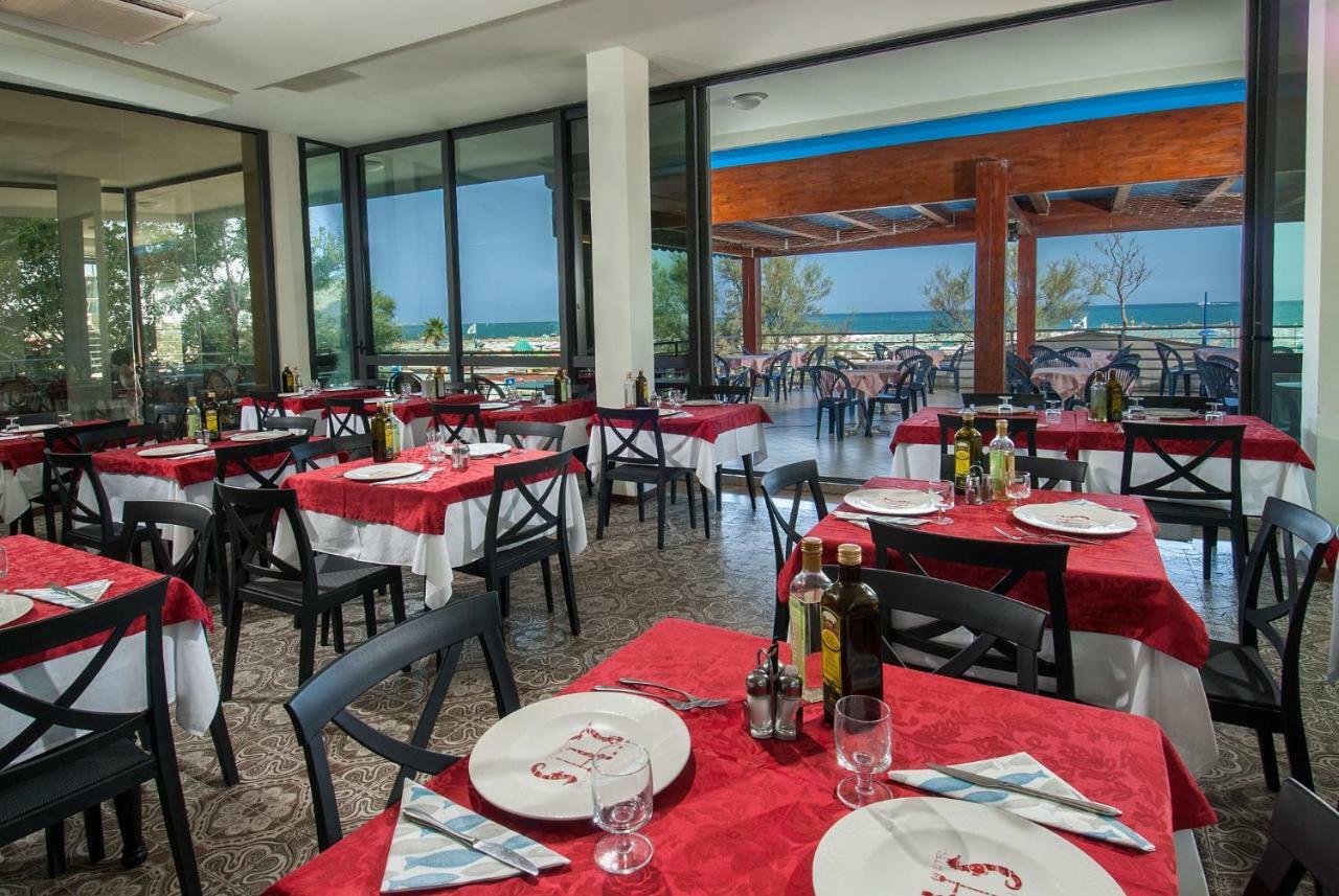 Hotel Nettuno Cattolica Exterior foto
