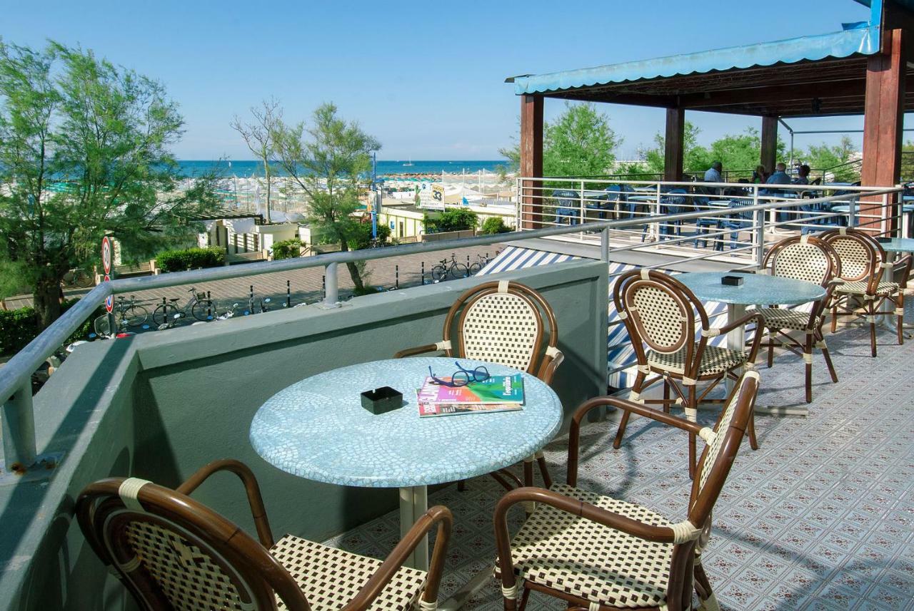 Hotel Nettuno Cattolica Exterior foto